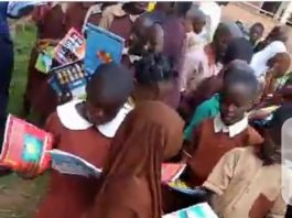 Ileogbo Development Forum Distributes Notebooks To Over 1,000 Students