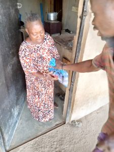 COVID-19: Senator Oriolowo Distributes Relief Package to Iwo Residents To Survive Pandemic Lockdown