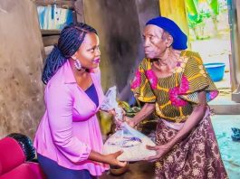 COVID-19: Oluwo Distributes Food Relief Package to the Old, Less Privileged