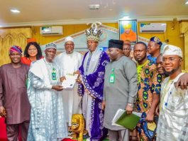Federal College Of Education, Iwo: Oluwo Presents C of O to the Management