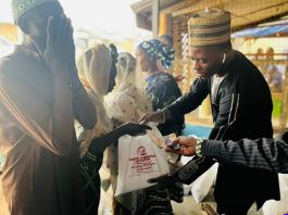 Shuti Olakunle Initiative Distributes Foodstuff Package for the Elderly Persons in Iwo