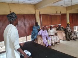 Iwo Local Govt Chairman Meets Babaloja of Iwoland, Promise to Revamp Market Conditions